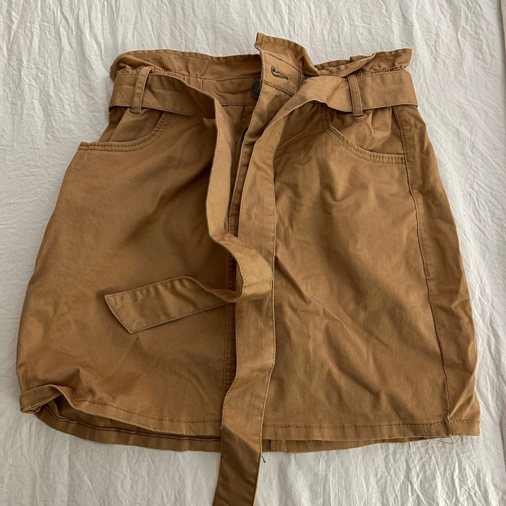 Garage / Khaki/Tan skirt